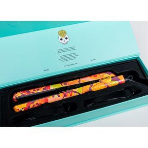 SOLD! NEW Amika Strand Perfect Ceramic Flat Iron